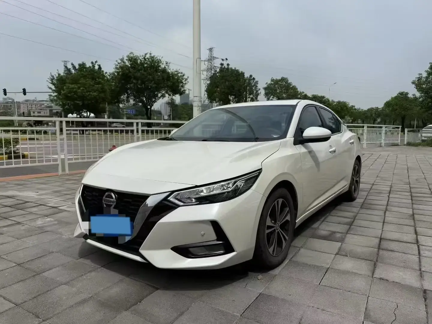 2020 NISSAN SYLPHY view 1