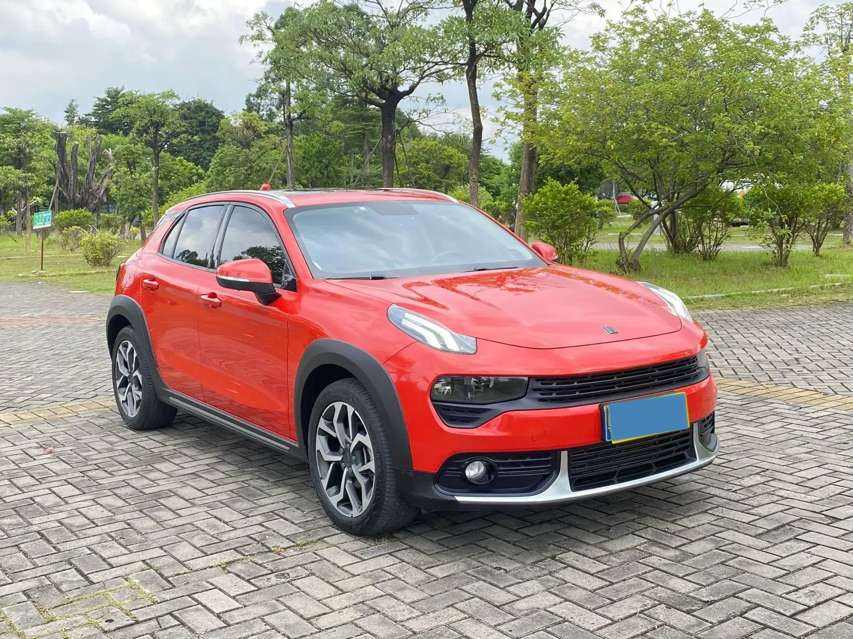 2019 LYNK&CO 02 thumbnail 3