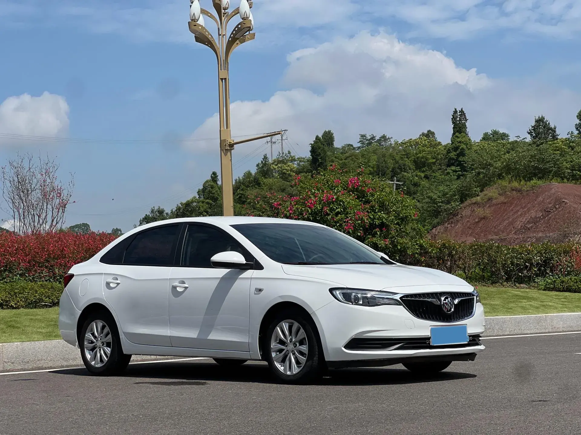 2021 BUICK EXCELLE thumbnail 3