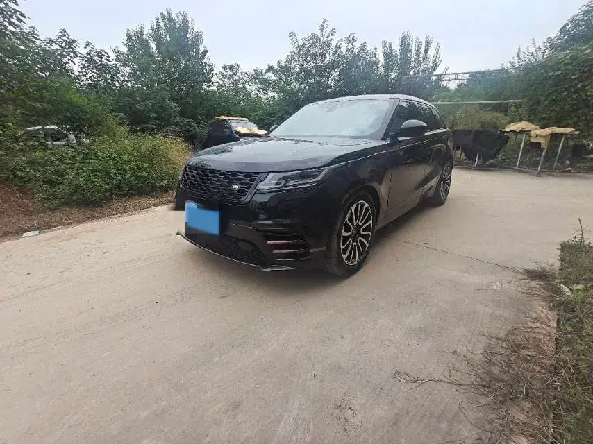 2019 LAND ROVER view 1