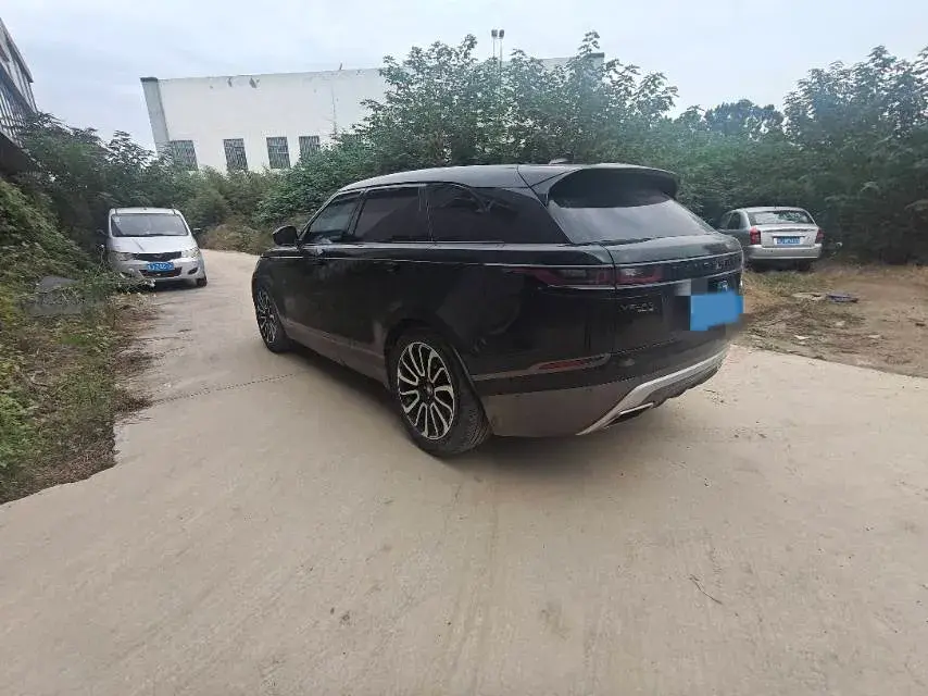 2019 LAND ROVER thumbnail 3