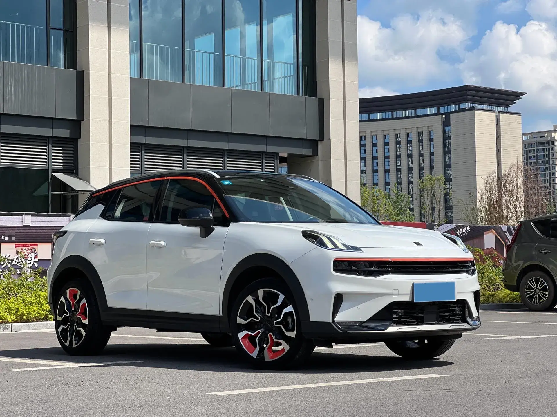 2020 LYNK&CO 06 thumbnail 3