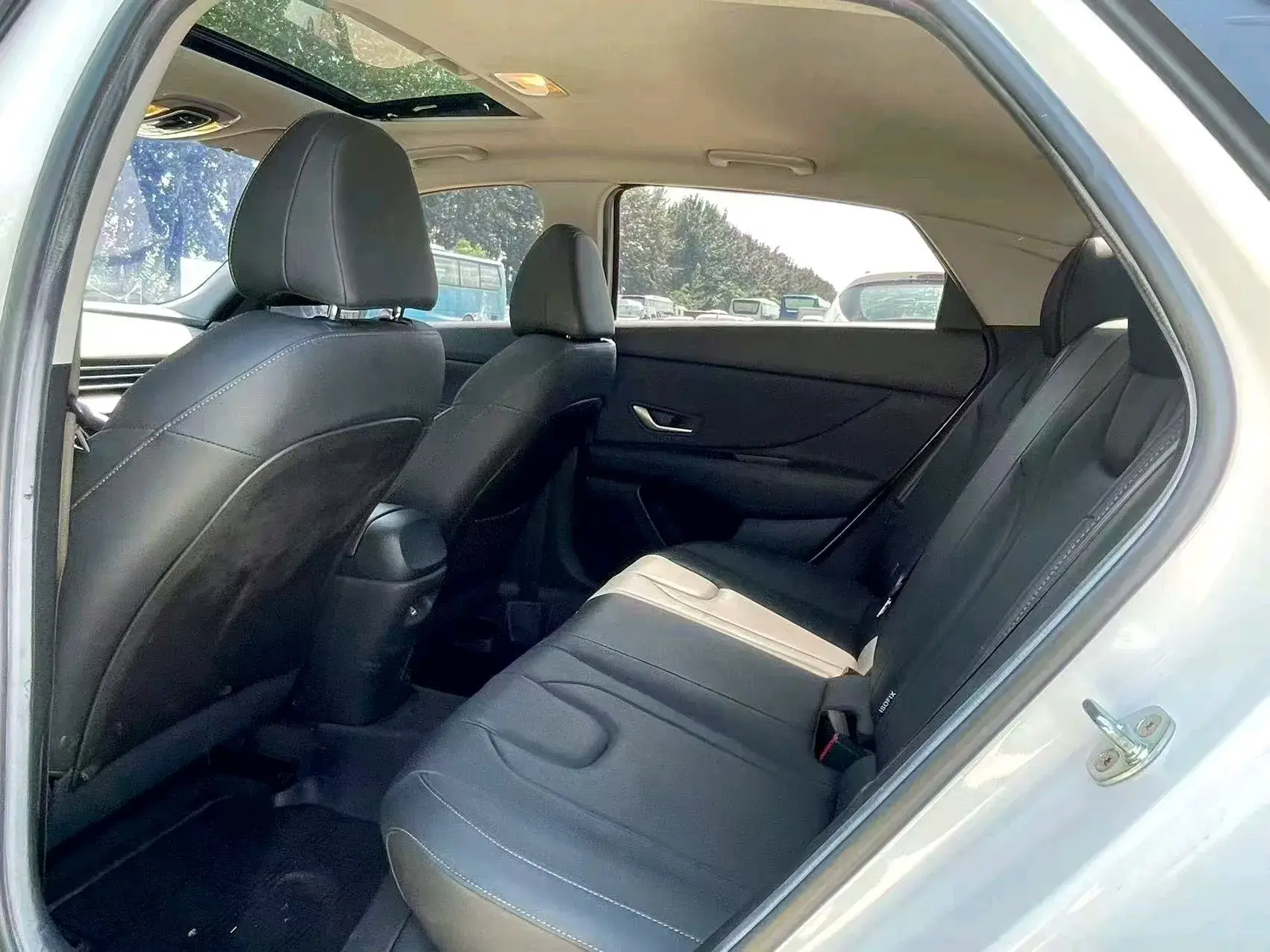 2021 HYUNDAI ELANTRA thumbnail 3