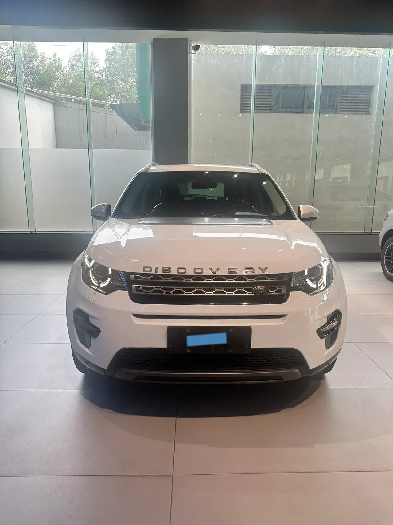 2018 LAND ROVER thumbnail 2