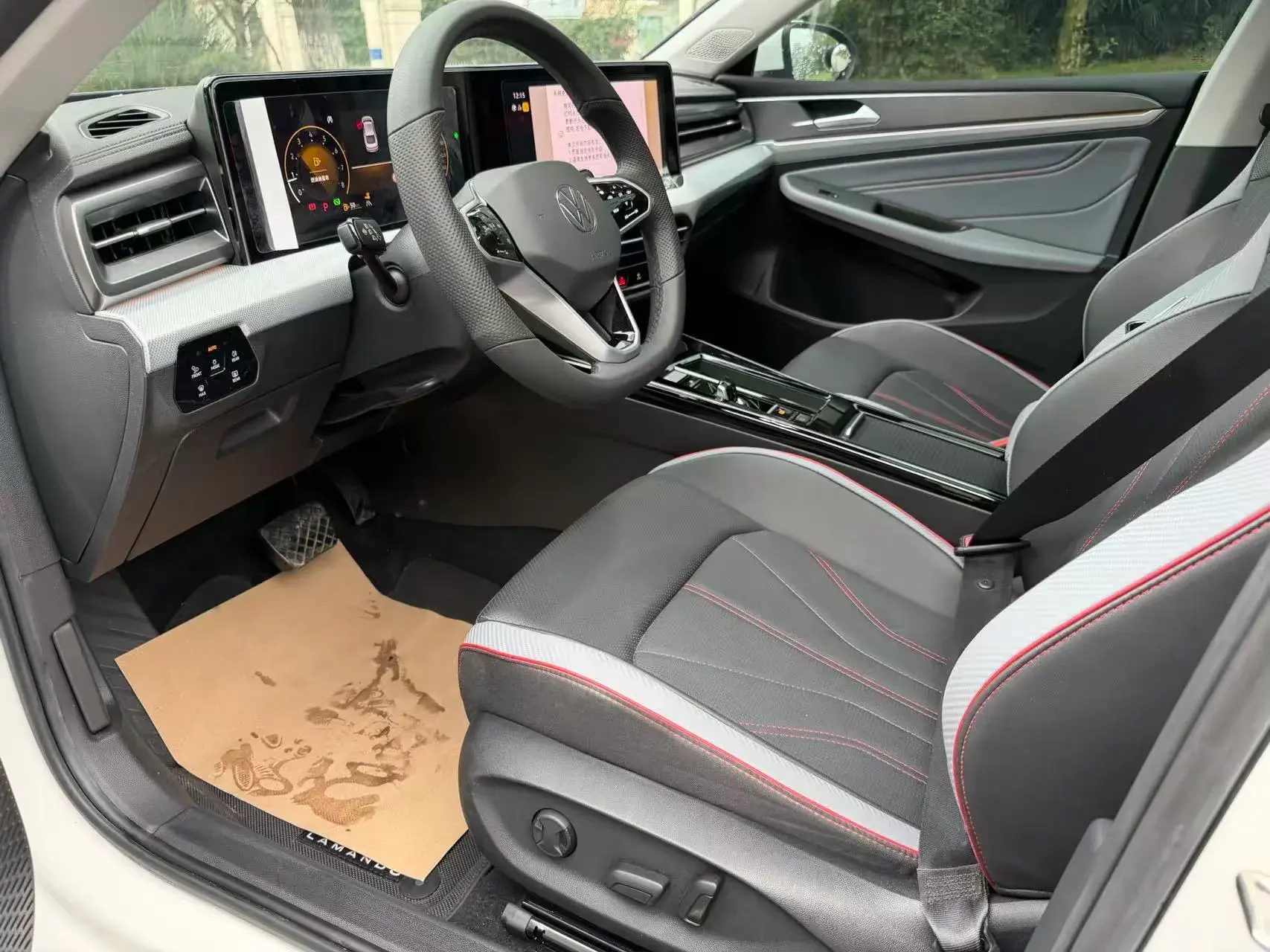 2023 VOLKSWAGEN LAMANDO thumbnail 3