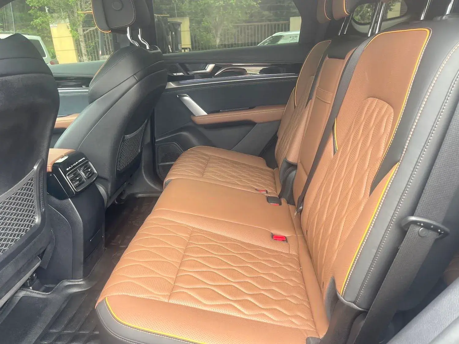 2021 BYD TANG thumbnail 4