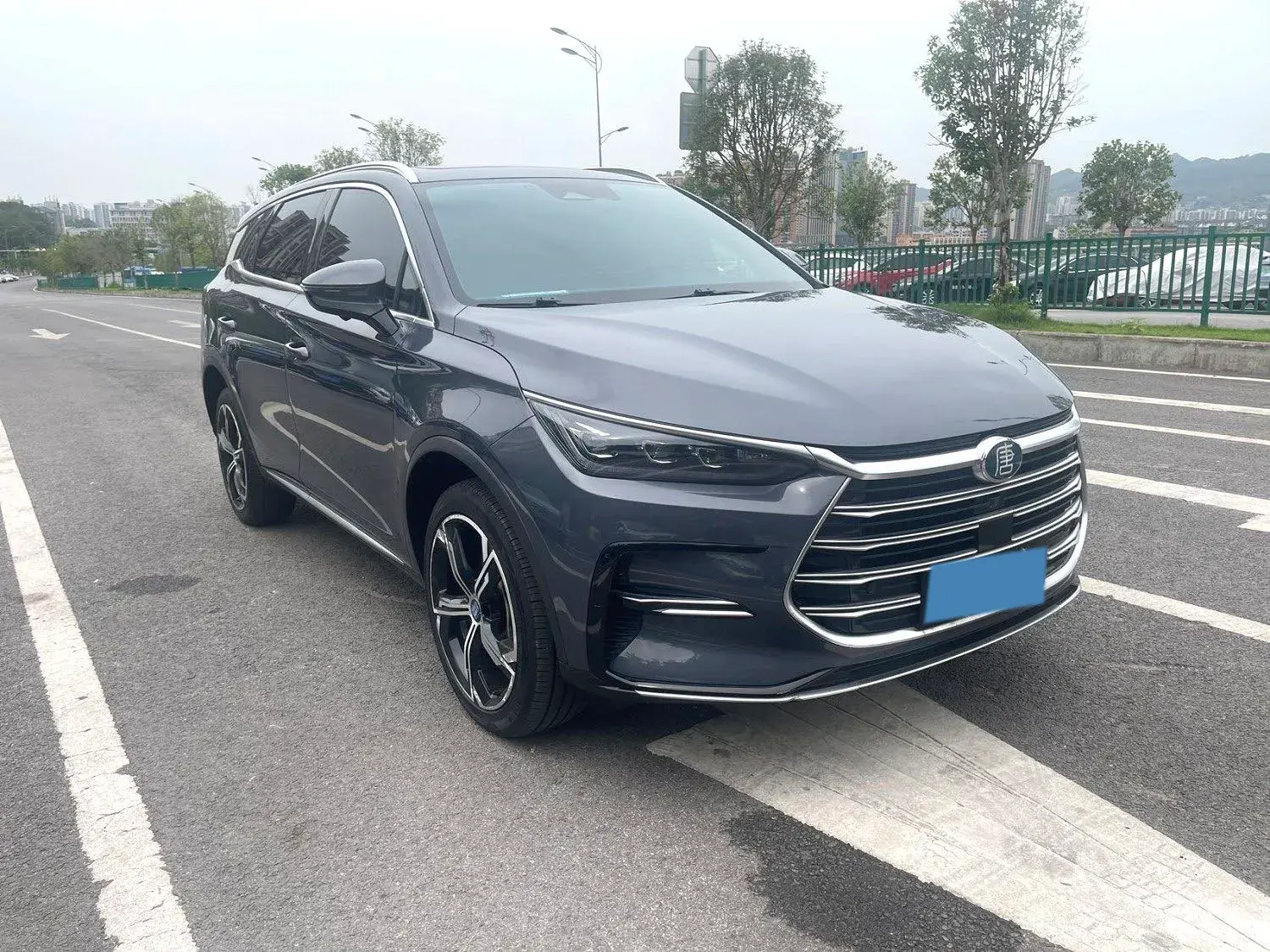 2021 BYD TANG thumbnail 3