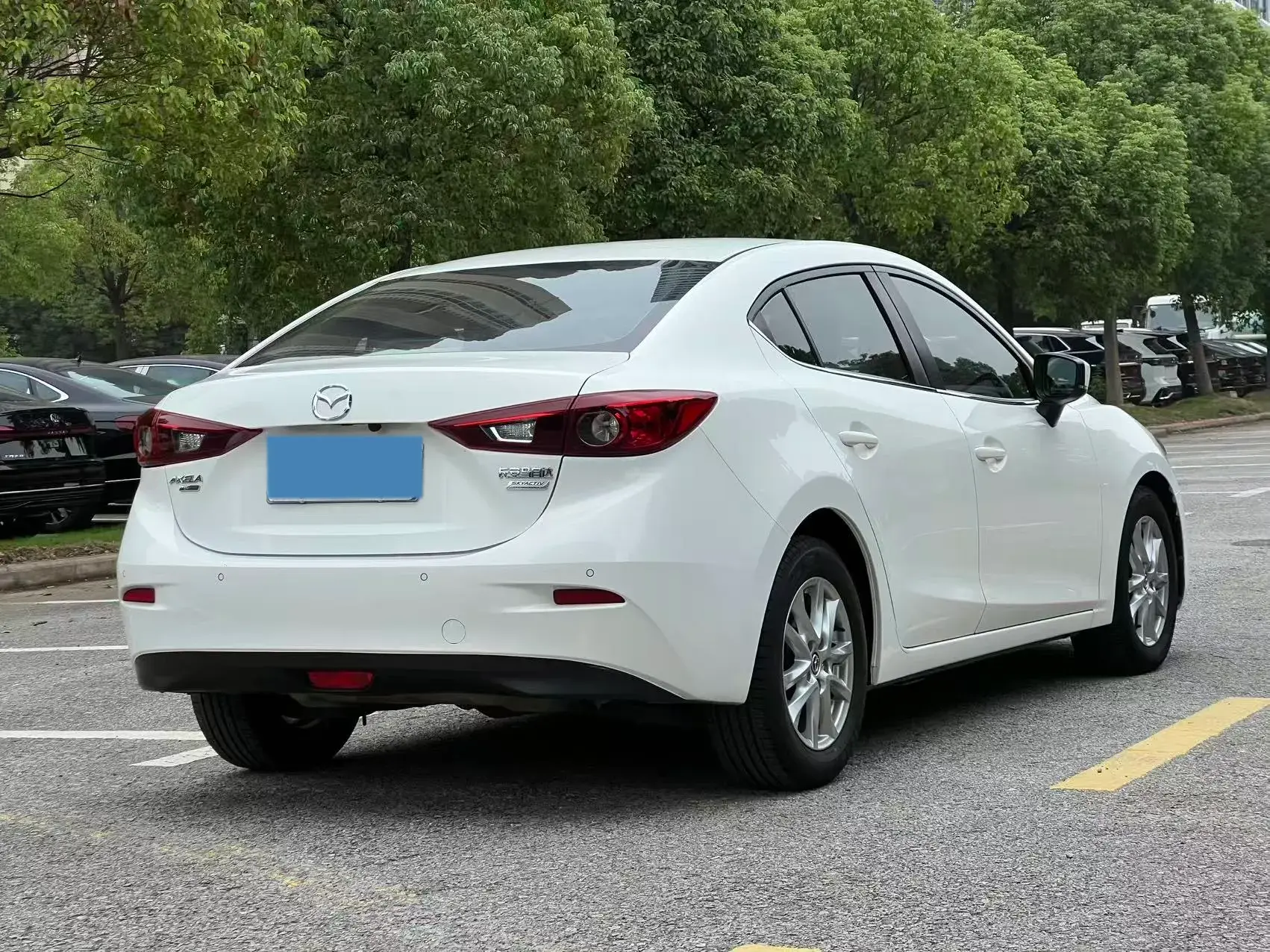 2017 MAZDA 3 thumbnail 4