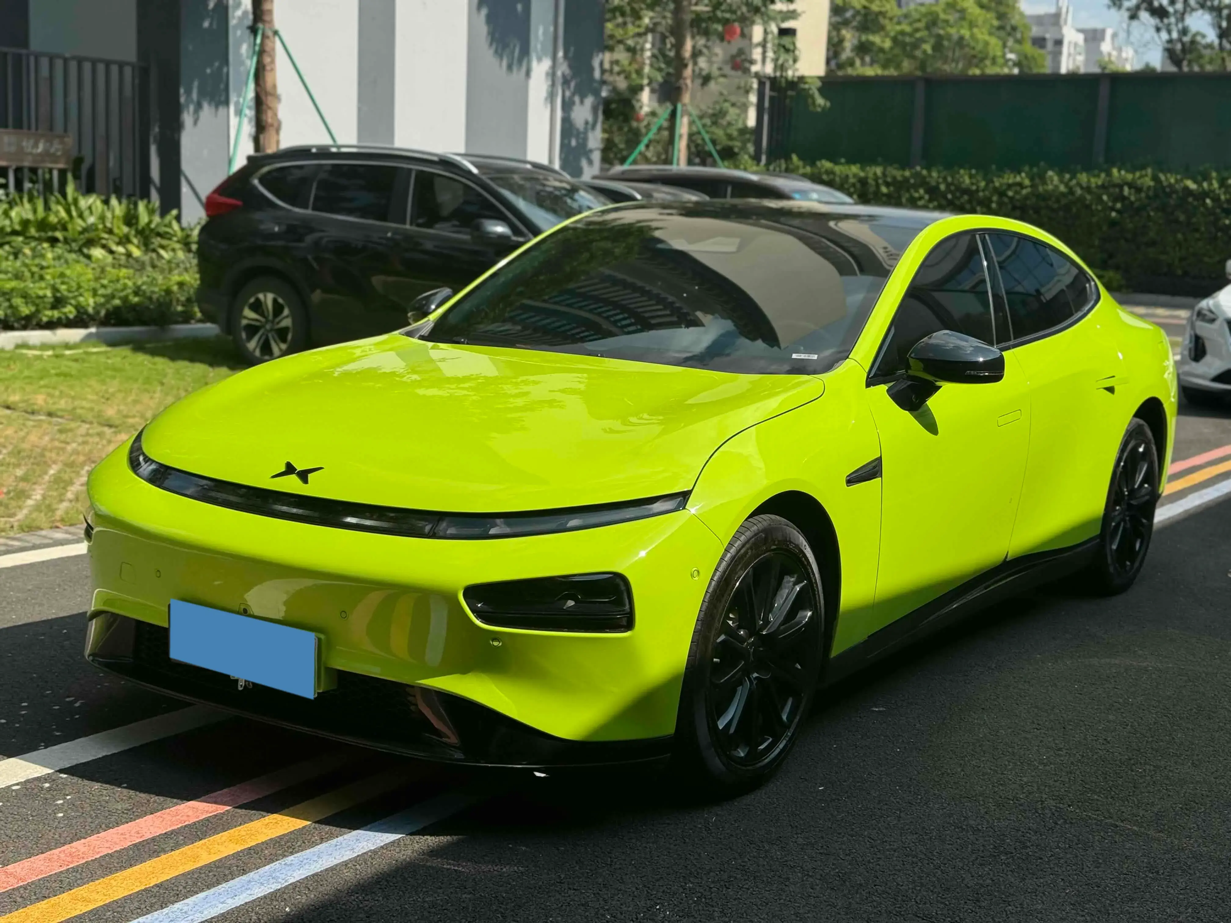 2021 XPENG P7 view 1