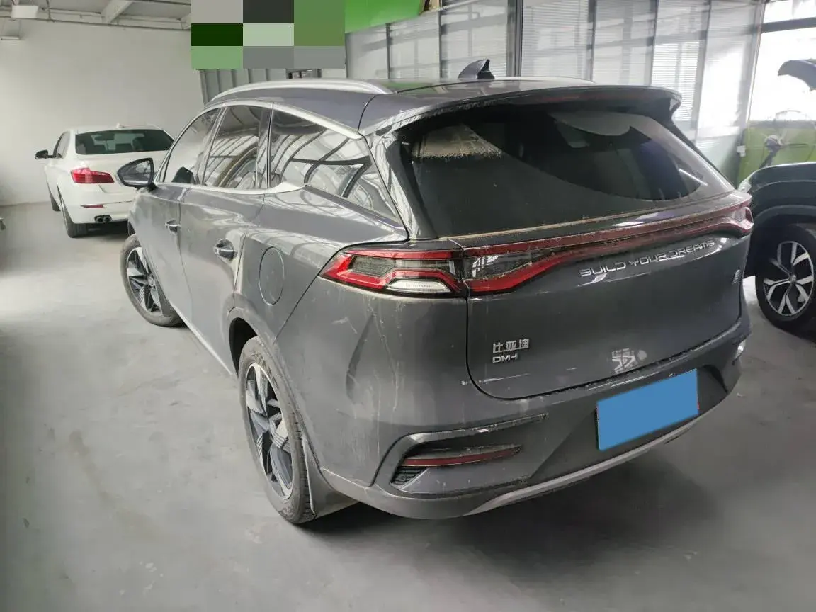 2023 BYD TANG thumbnail 3