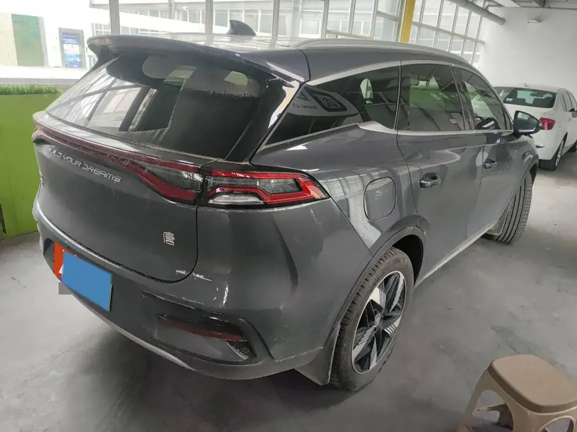 2023 BYD TANG thumbnail 4