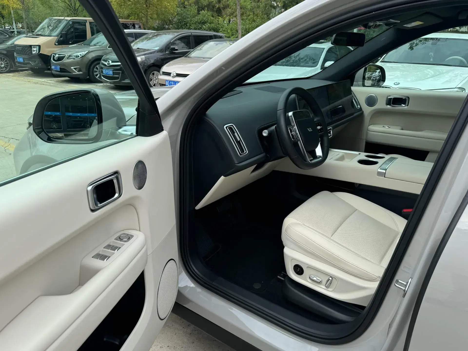 2024 LI L6 thumbnail 4