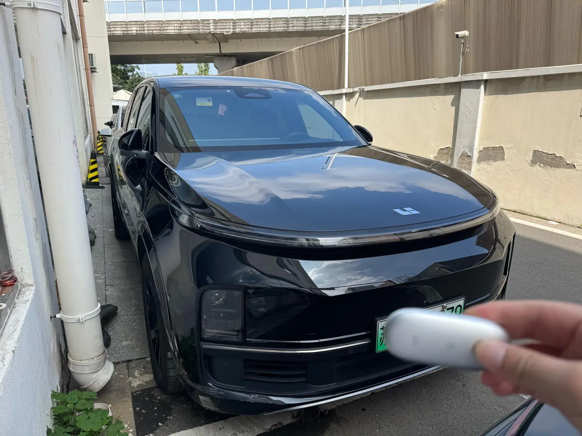 2023 LI L8 thumbnail 2