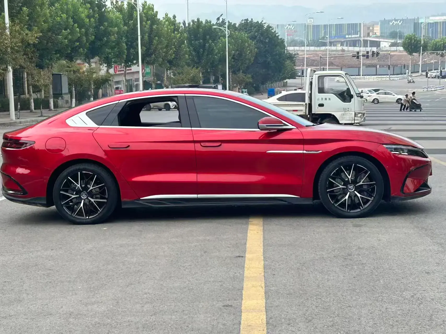 2022 BYD HAN thumbnail 4