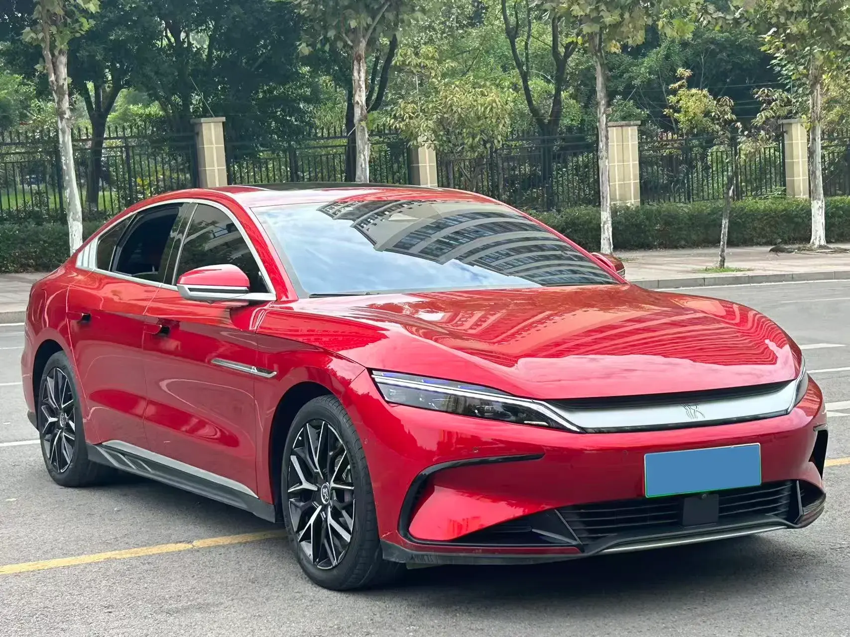 2022 BYD HAN thumbnail 3