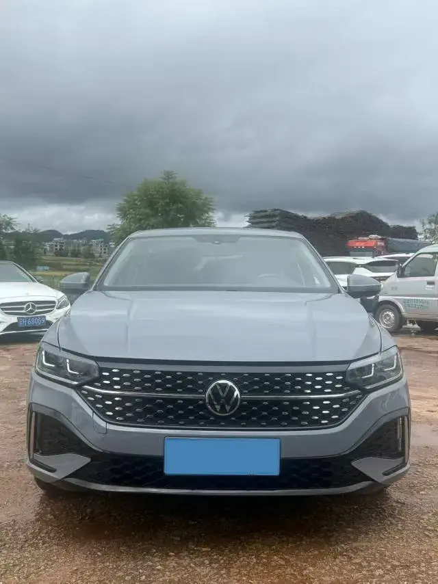 2023 VOLKSWAGEN LAVIDA thumbnail 2