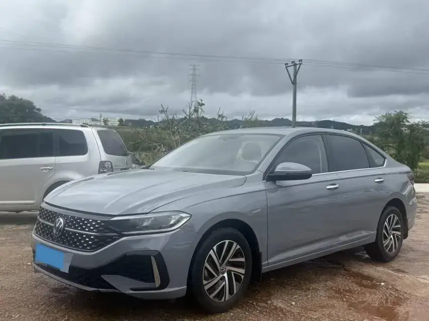 2023 VOLKSWAGEN LAVIDA view 1