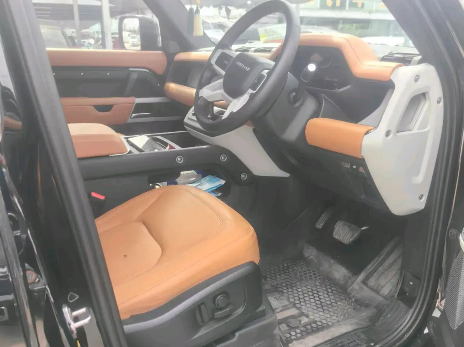 2024 LAND ROVER thumbnail 4