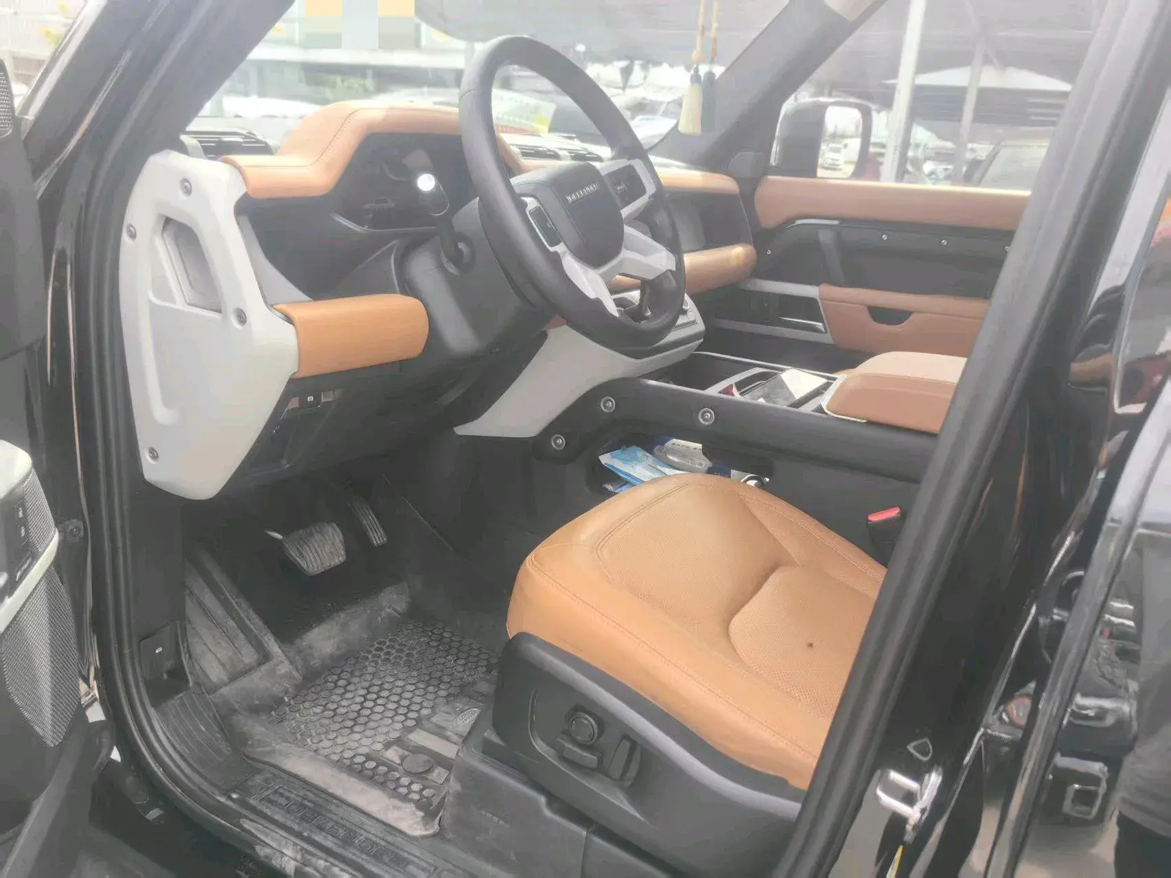 2024 LAND ROVER thumbnail 3