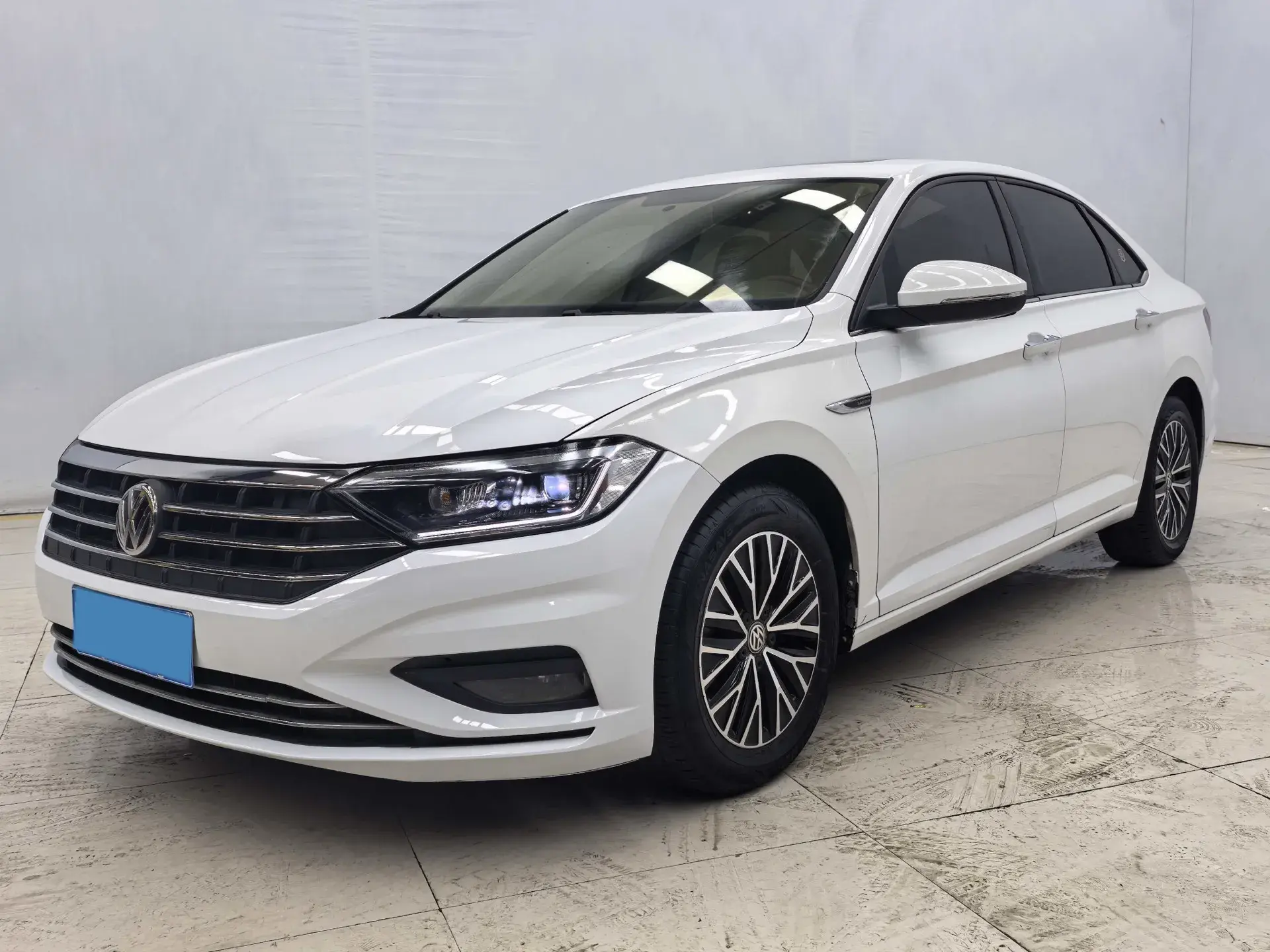 2020 VOLKSWAGEN SAGITAR view 1