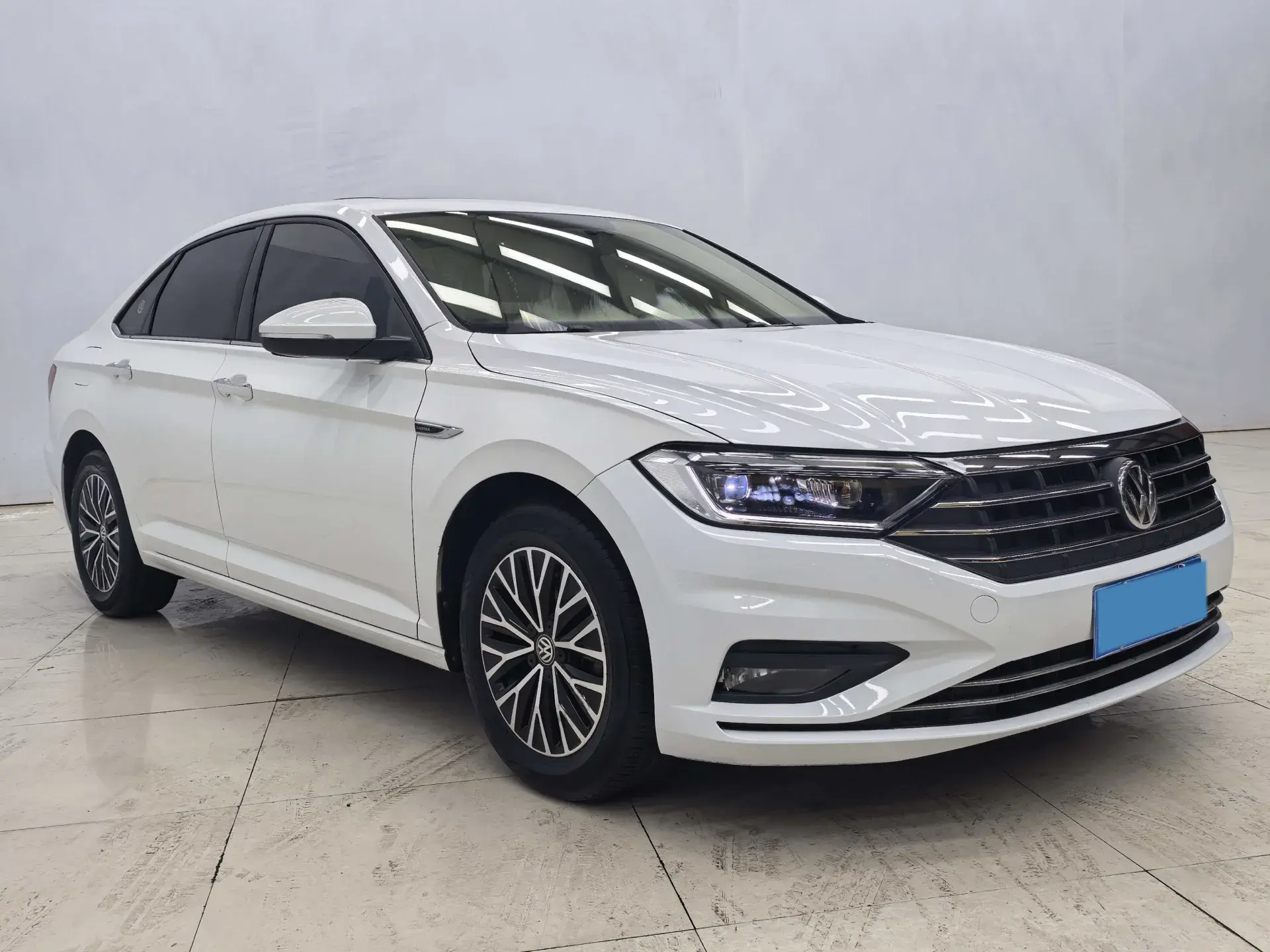 2020 VOLKSWAGEN SAGITAR thumbnail 2