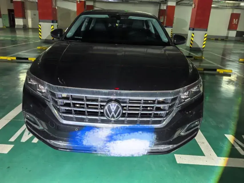 2019 VOLKSWAGEN PASSAT thumbnail 2