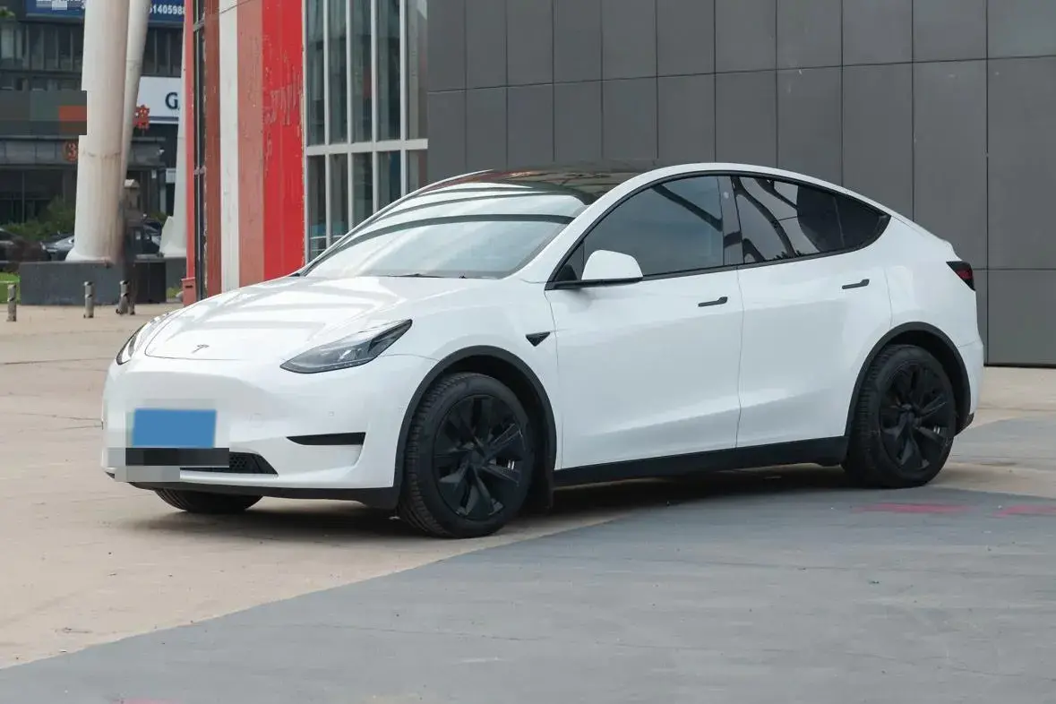 2022 TESLA MODEL view 1