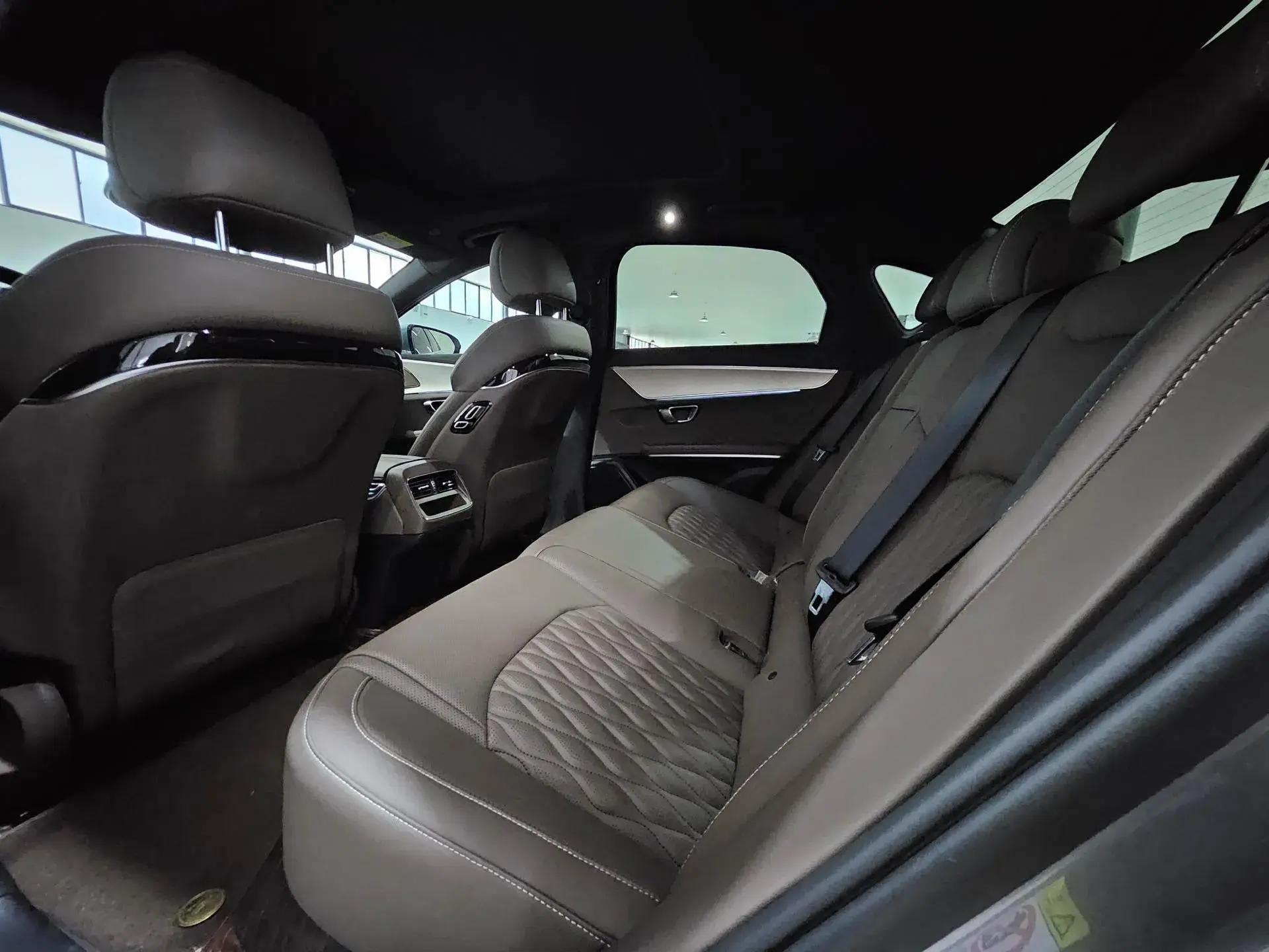 2023 BYD HAN thumbnail 3