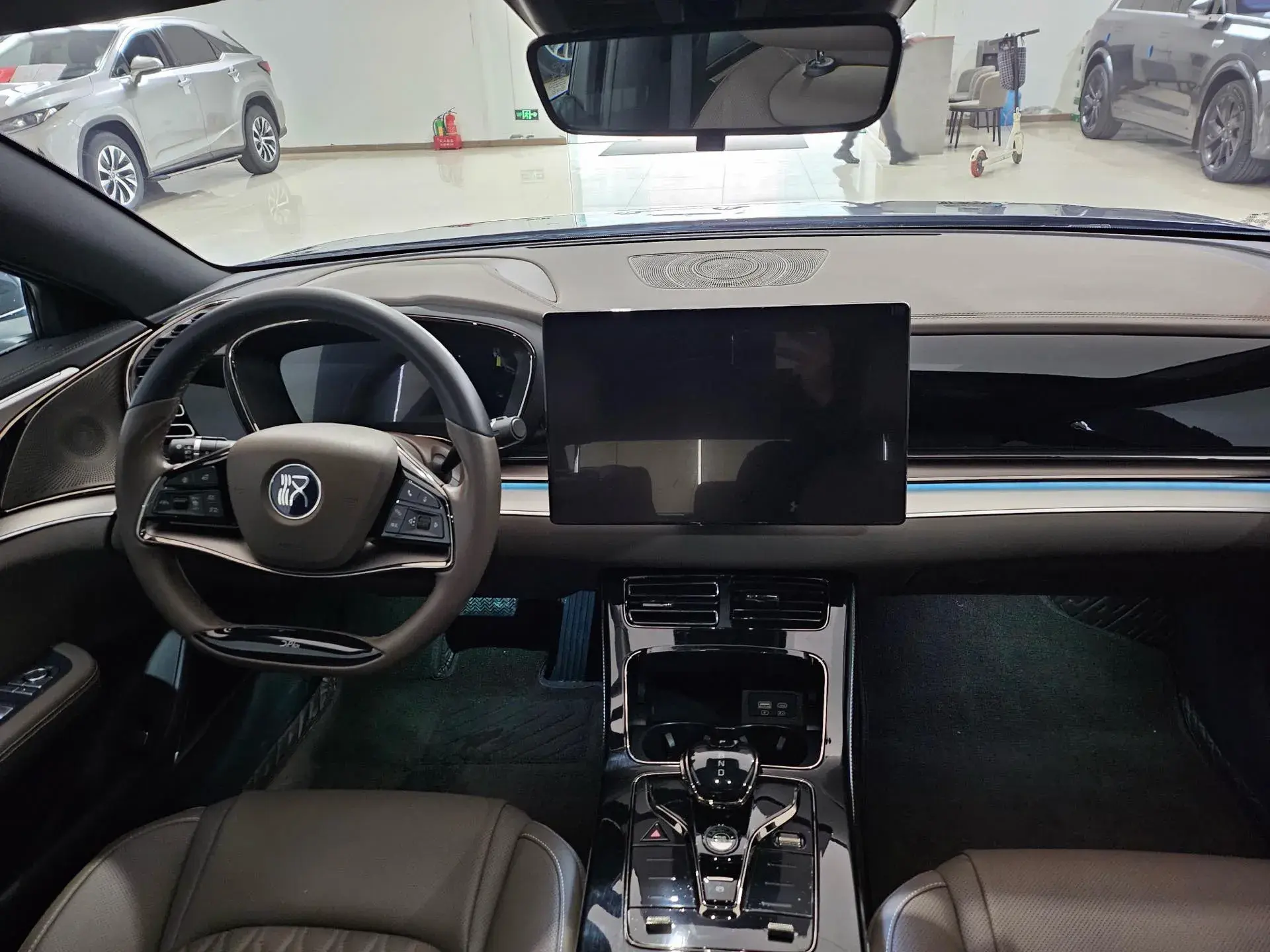 2023 BYD HAN thumbnail 4