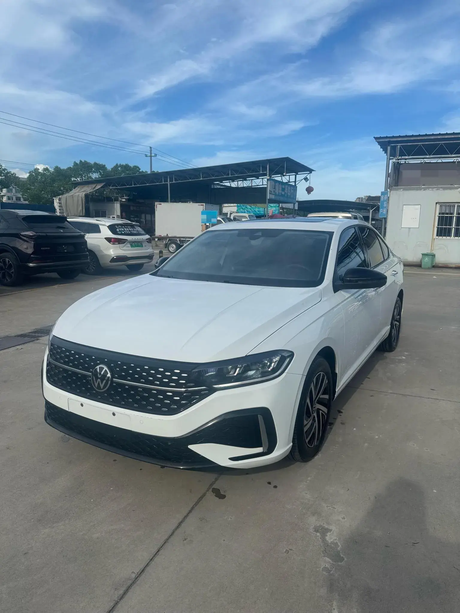 2024 VOLKSWAGEN LAVIDA view 1