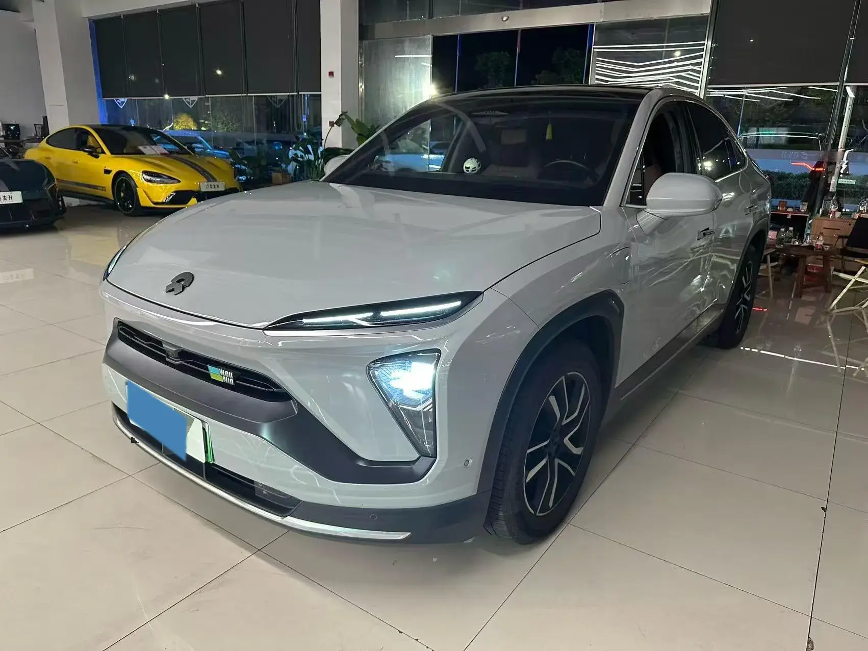 2020 NIO EC6 view 1