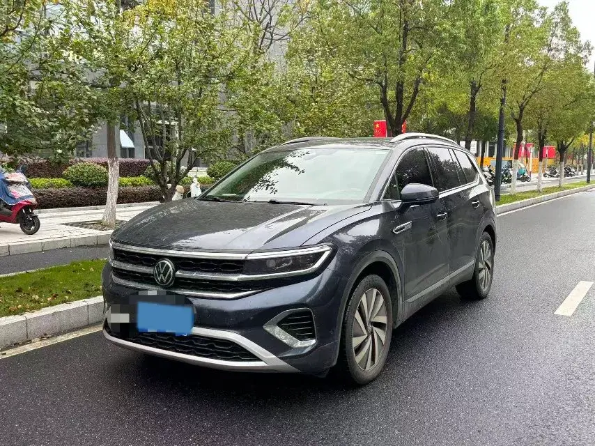 2021 VOLKSWAGEN TALAGON view 1