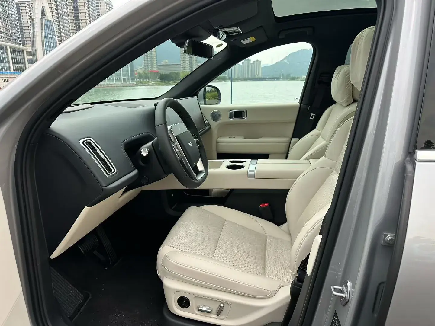 2024 LI L6 thumbnail 4