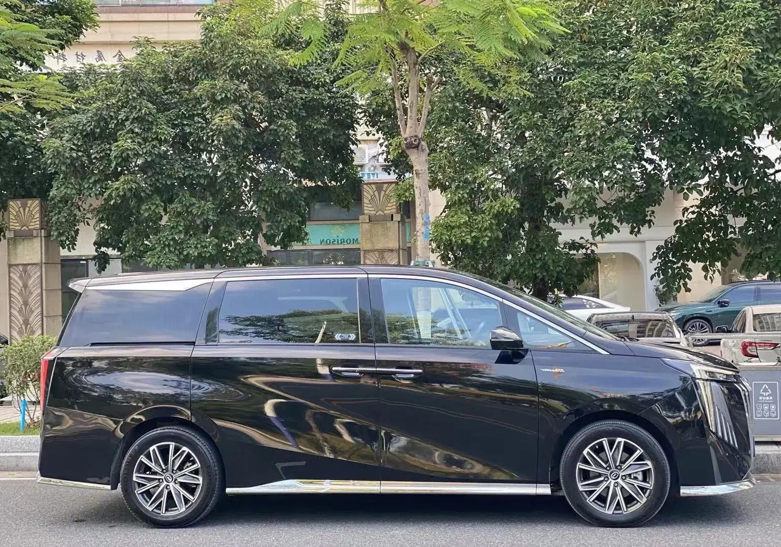 2023 GAC TRUMPCHI thumbnail 3