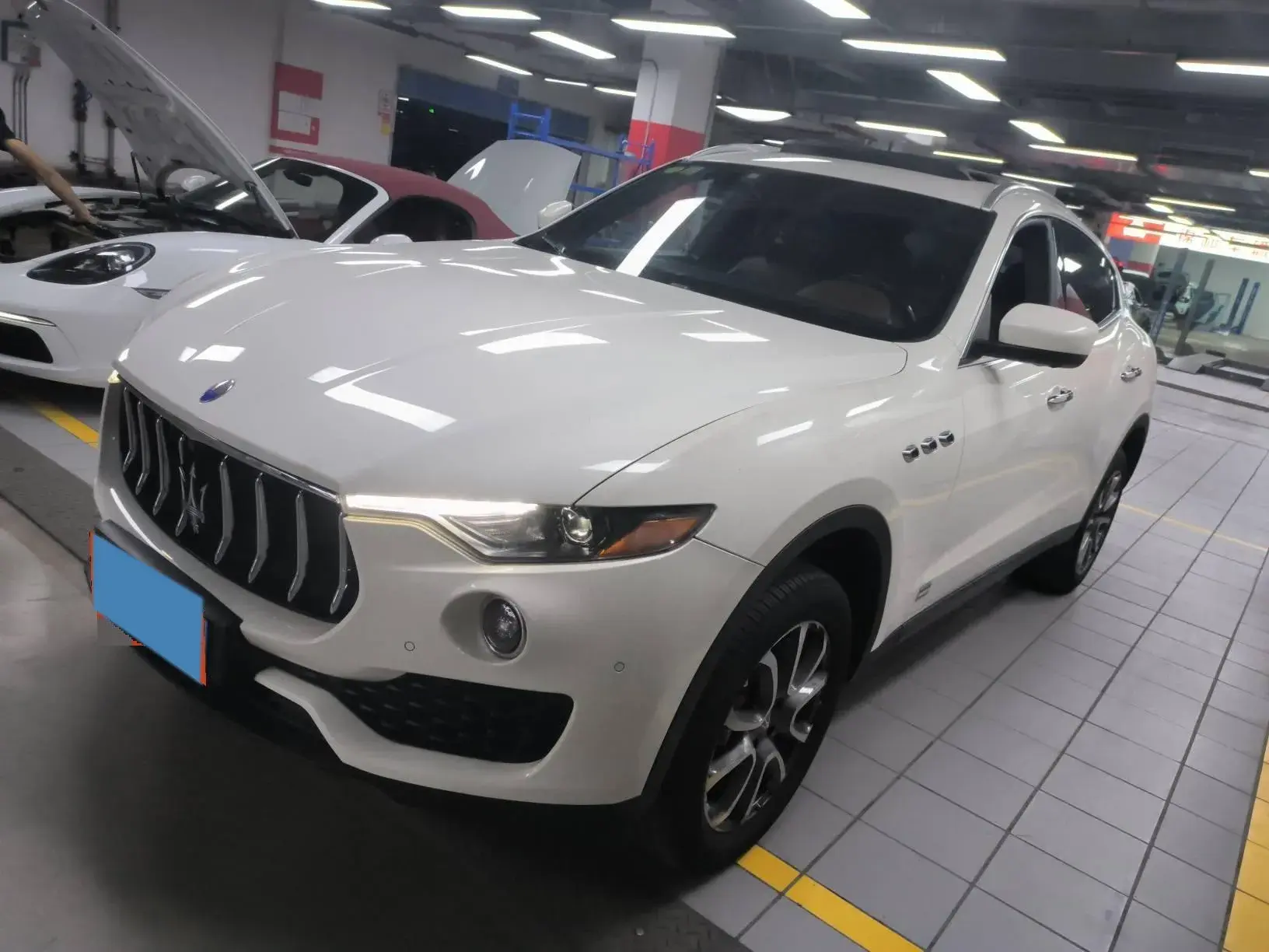 2017 MASERATI GHIBLI view 1