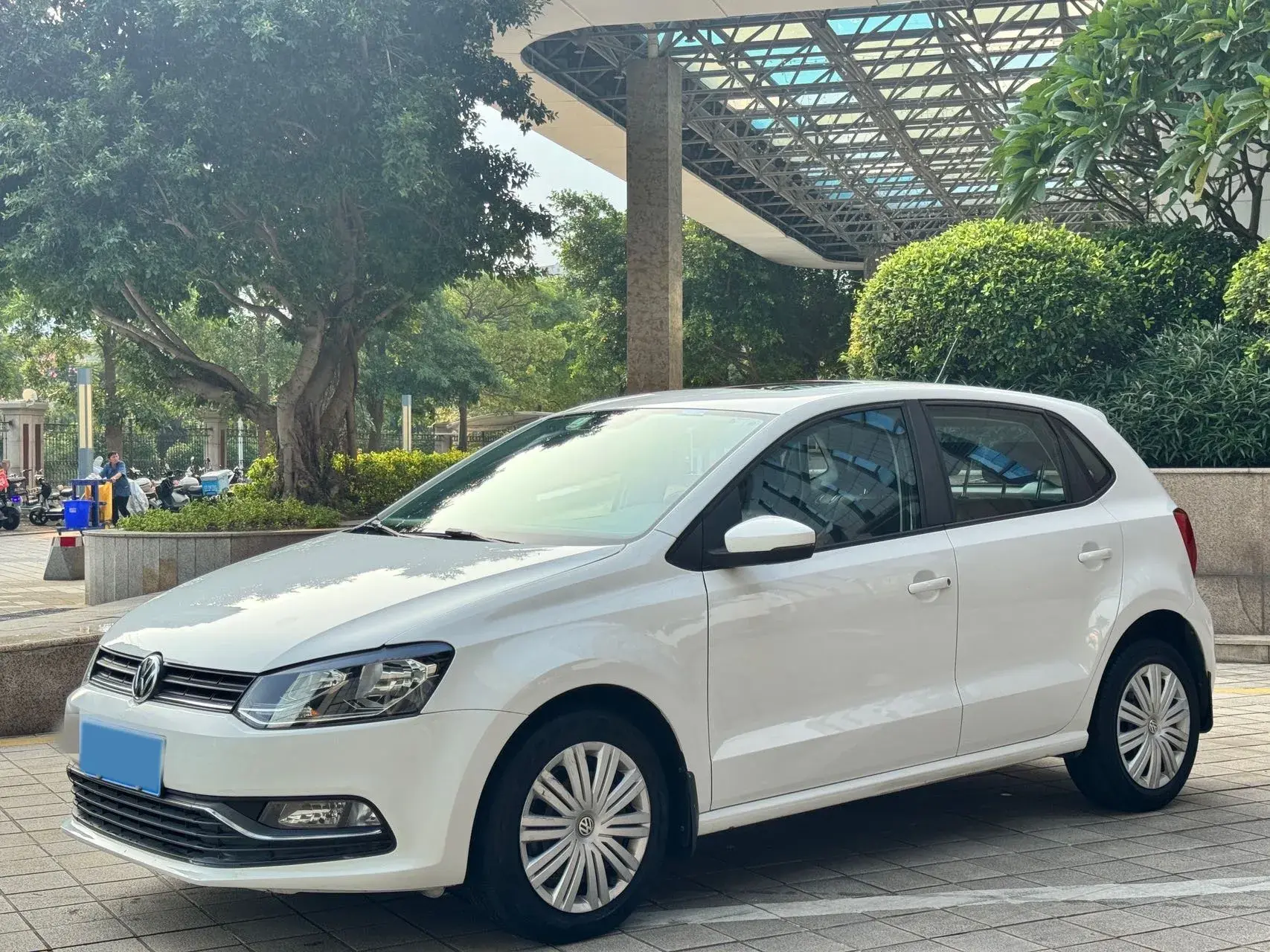 2016 VOLKSWAGEN POLO view 1