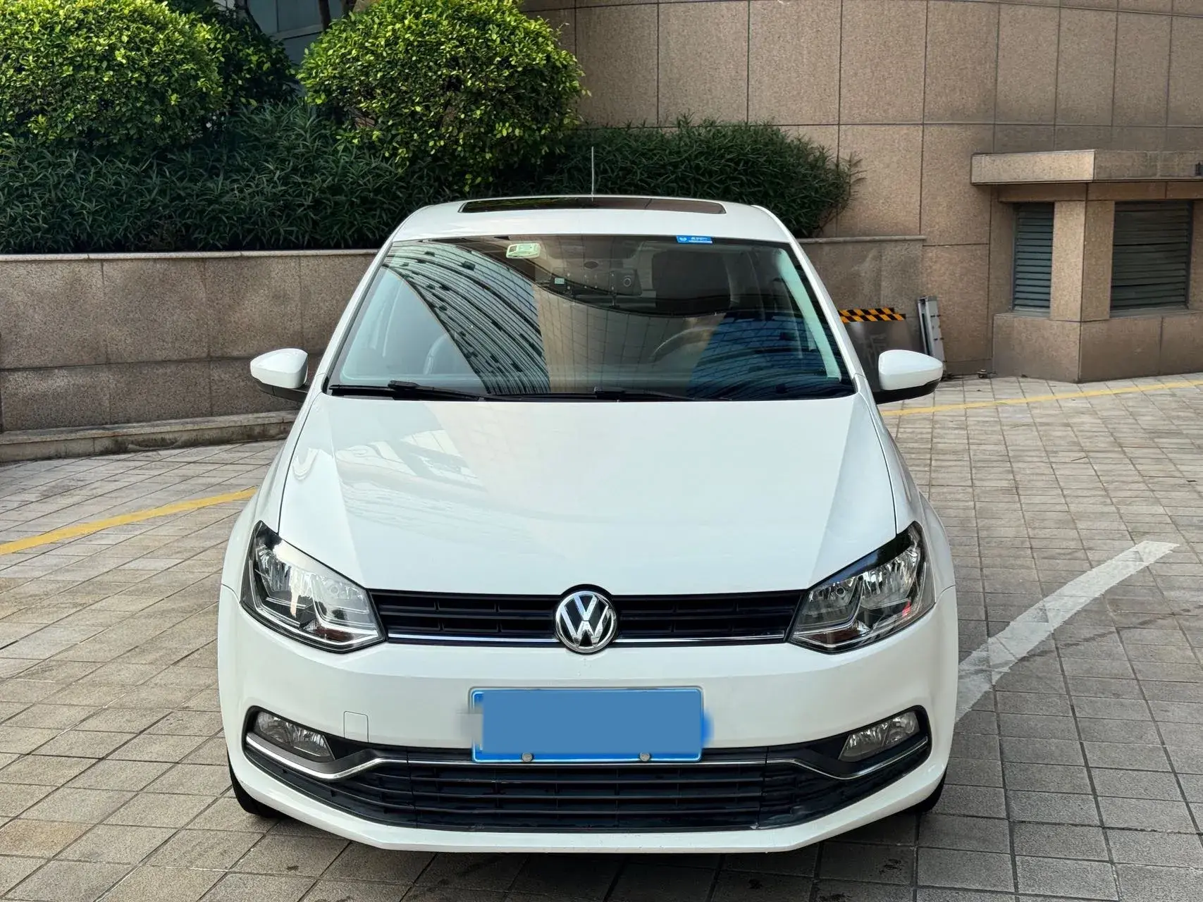2016 VOLKSWAGEN POLO thumbnail 2