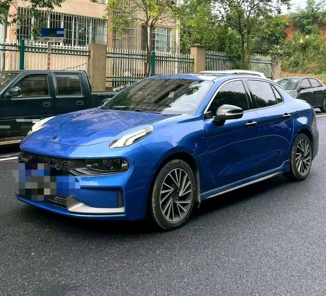 2019 LYNK&CO 03 view 1