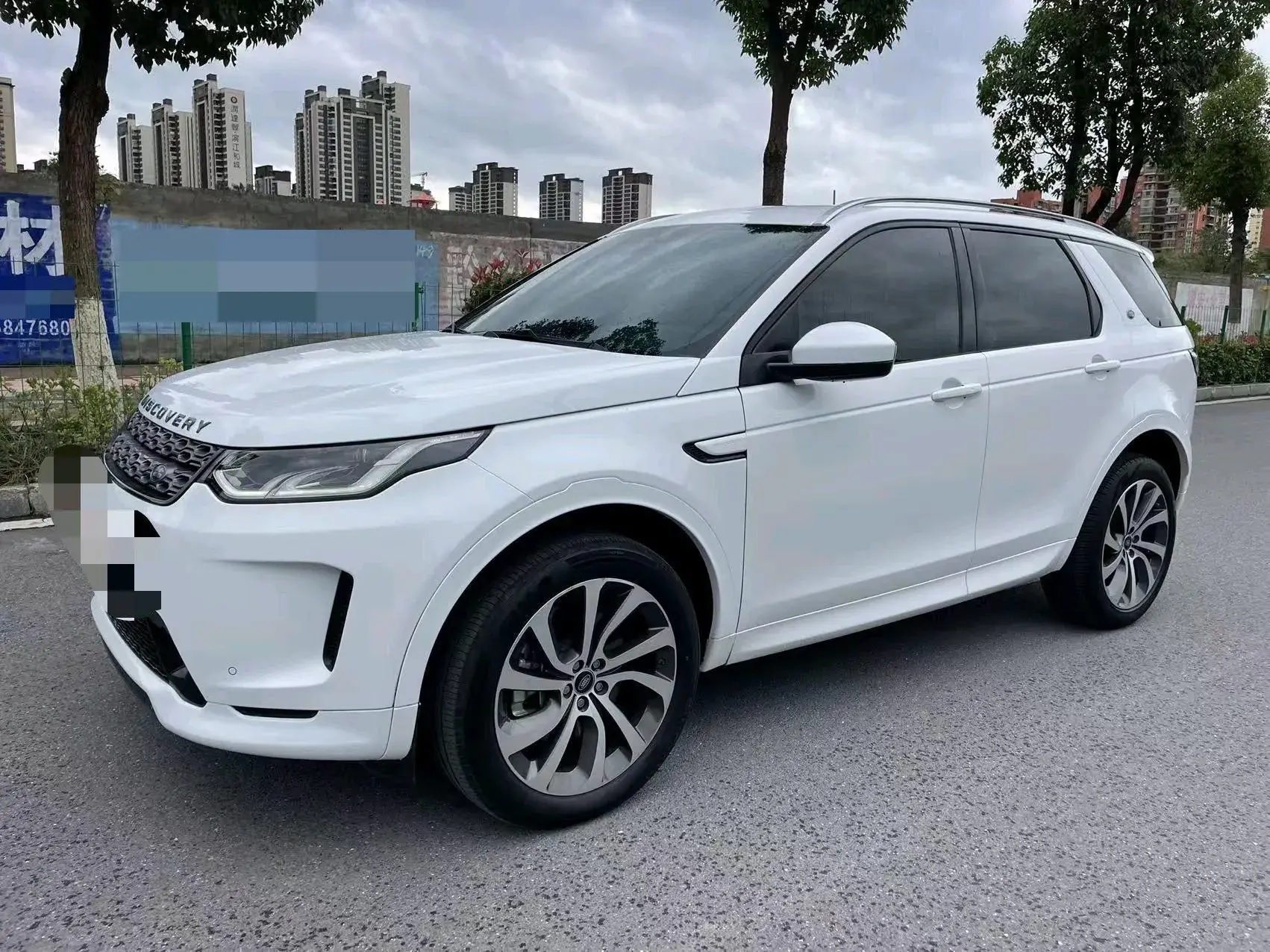 2021 LAND ROVER view 1