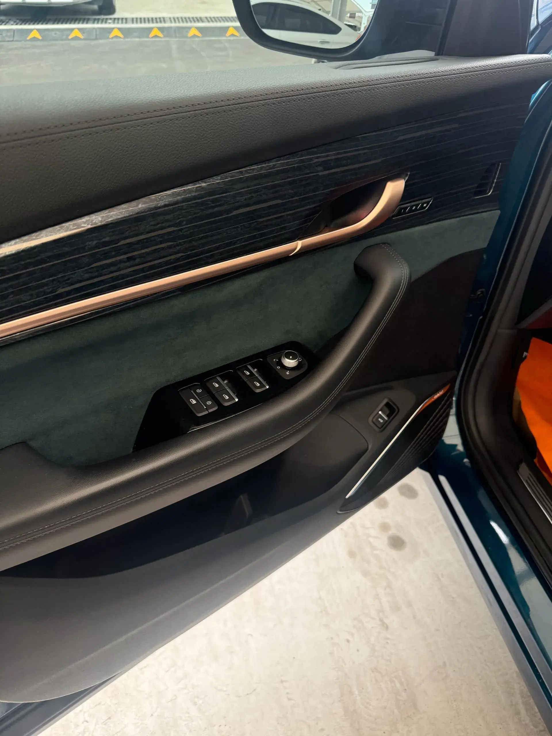 2021 GEELY MONJARO thumbnail 4