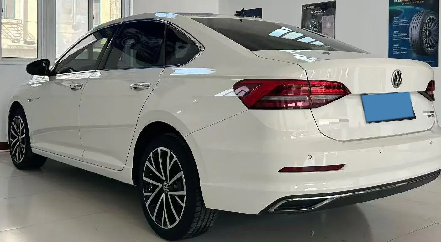 2019 VOLKSWAGEN LAVIDA thumbnail 4