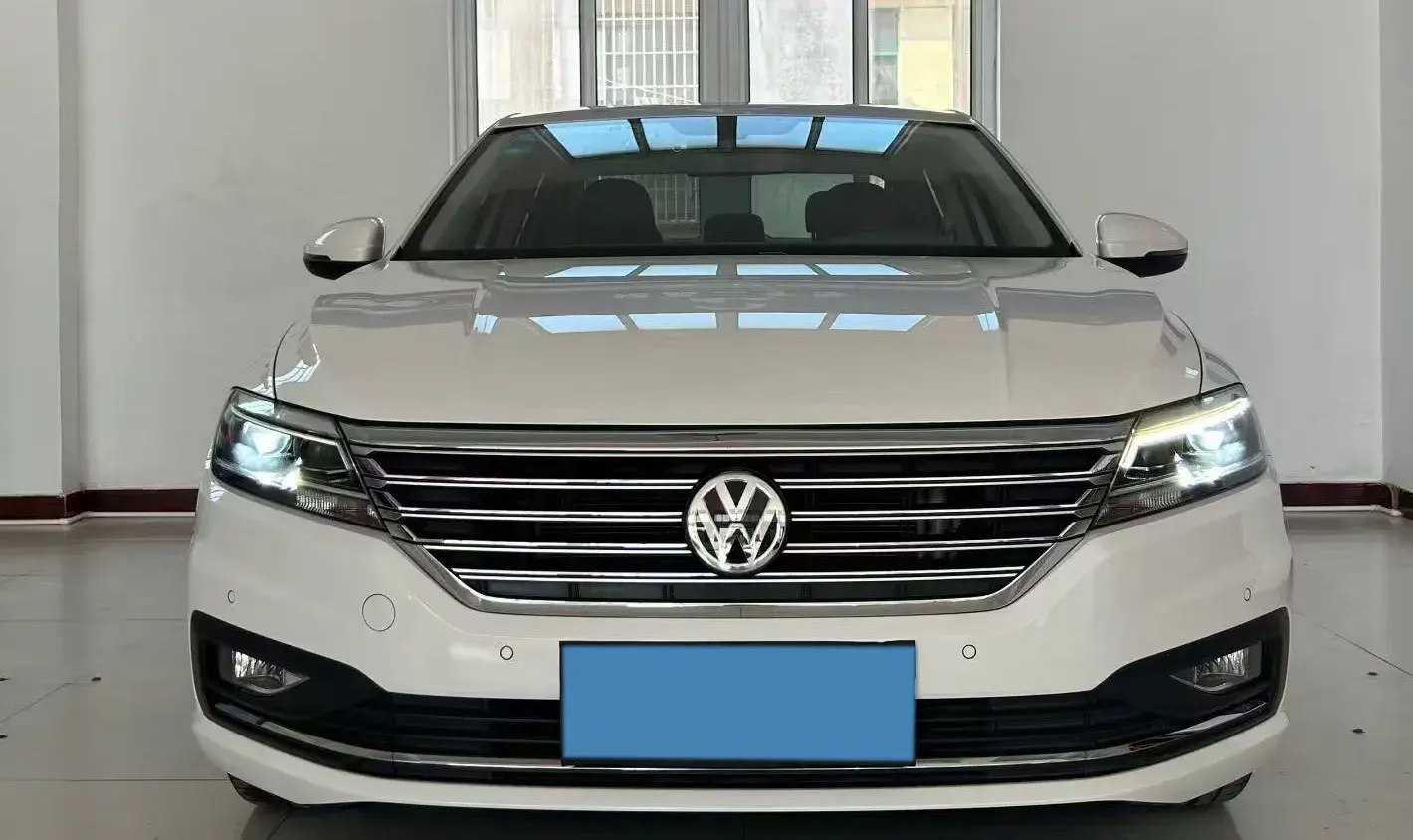 2019 VOLKSWAGEN LAVIDA thumbnail 2