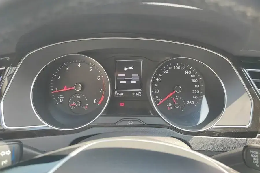 2018 VOLKSWAGEN MAGOTAN thumbnail 4