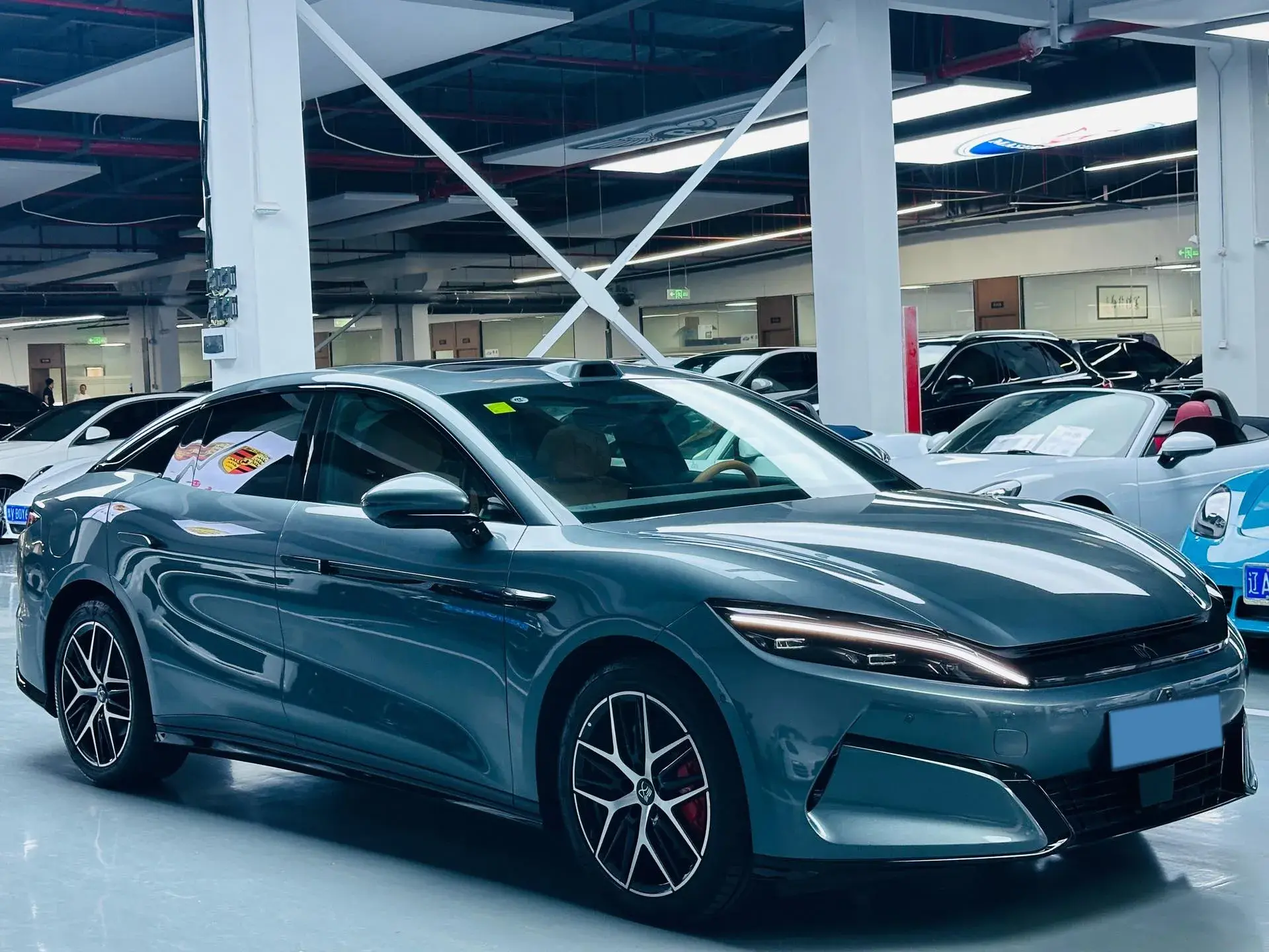 2025 BYD HANL thumbnail 3