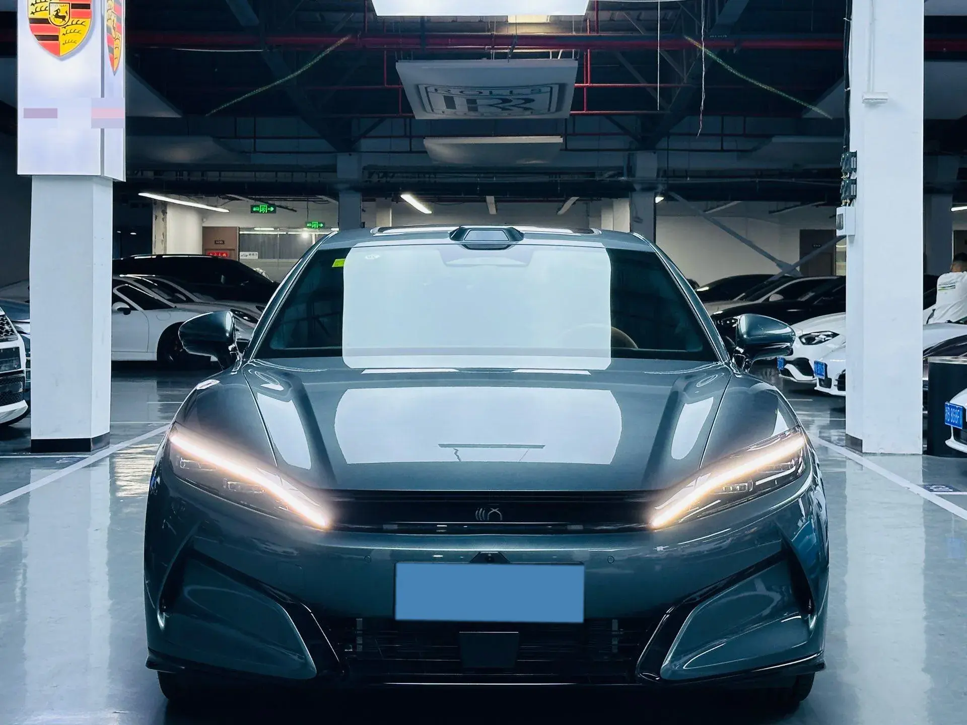 2025 BYD HANL thumbnail 2