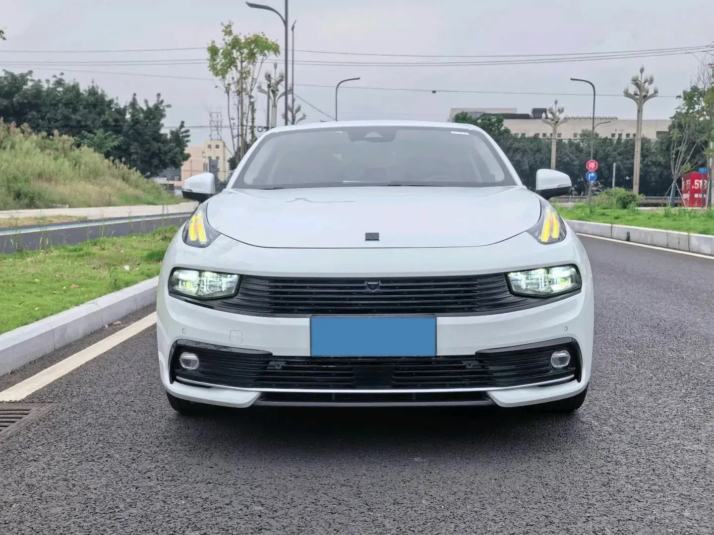 2019 LYNK&CO 03 thumbnail 2