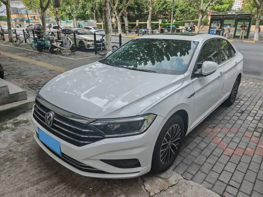 2019 VOLKSWAGEN SAGITAR view 1