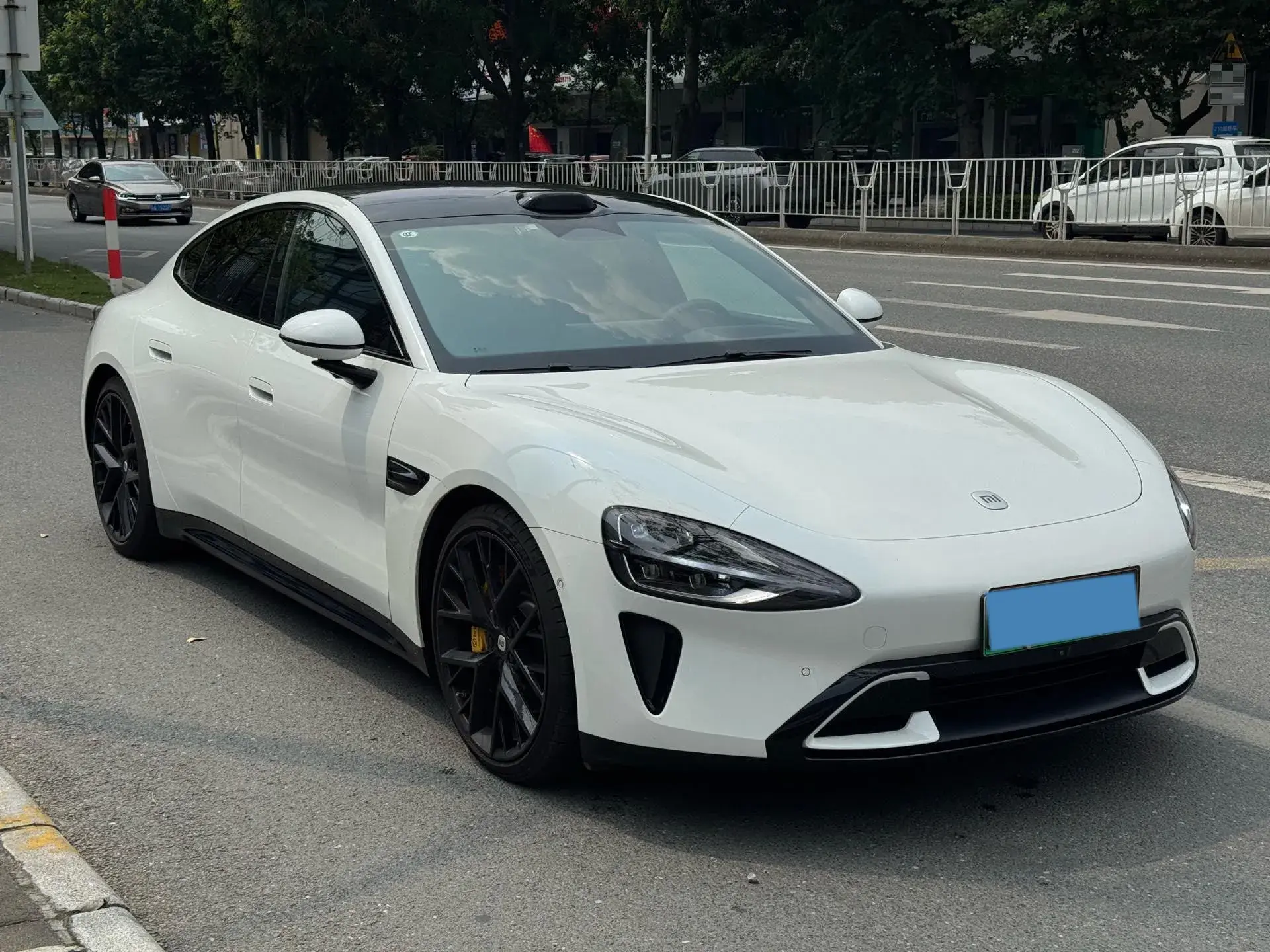 2024 MI SU7 thumbnail 3