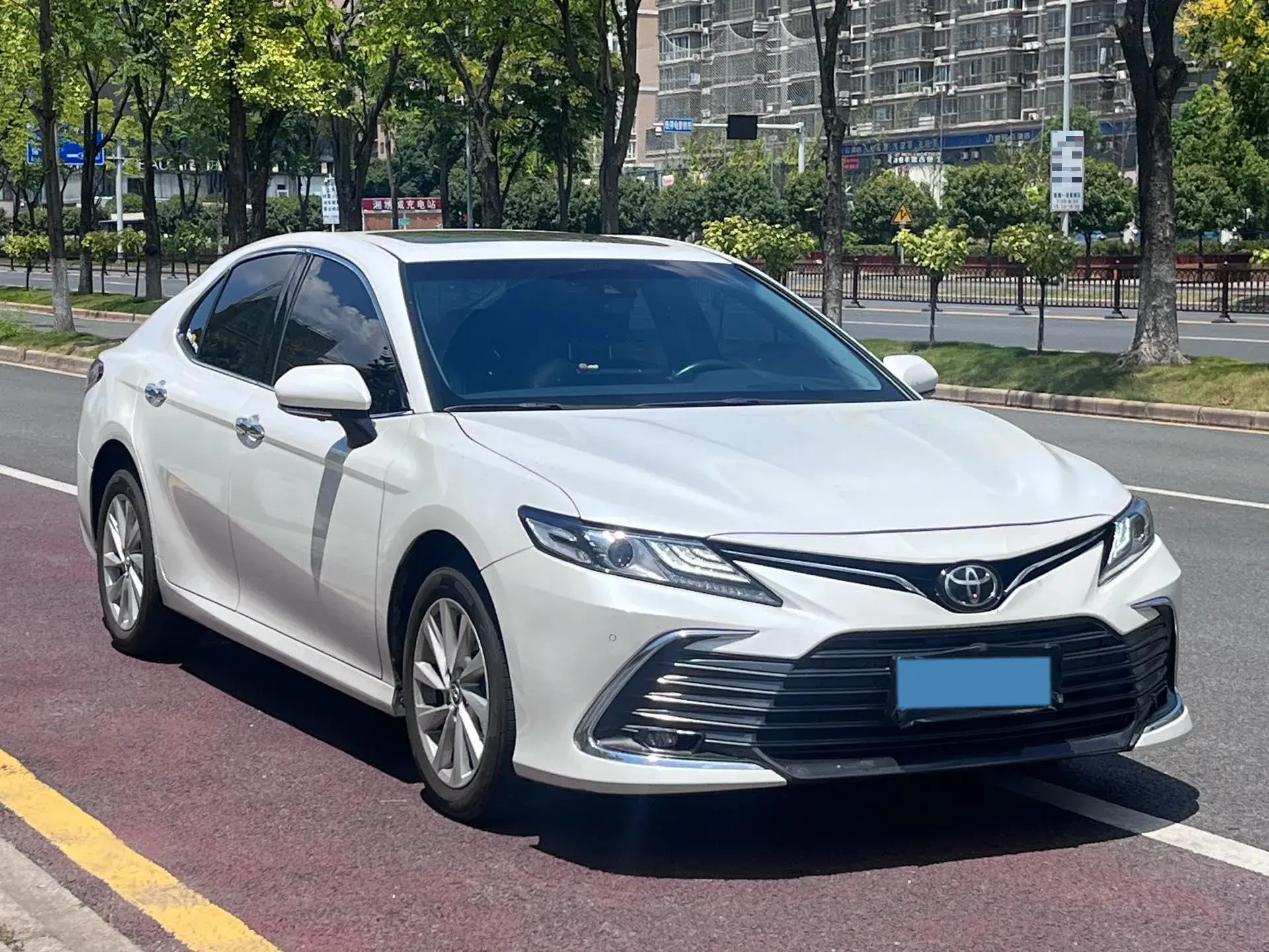 2021 TOYOTA CAMRY thumbnail 3