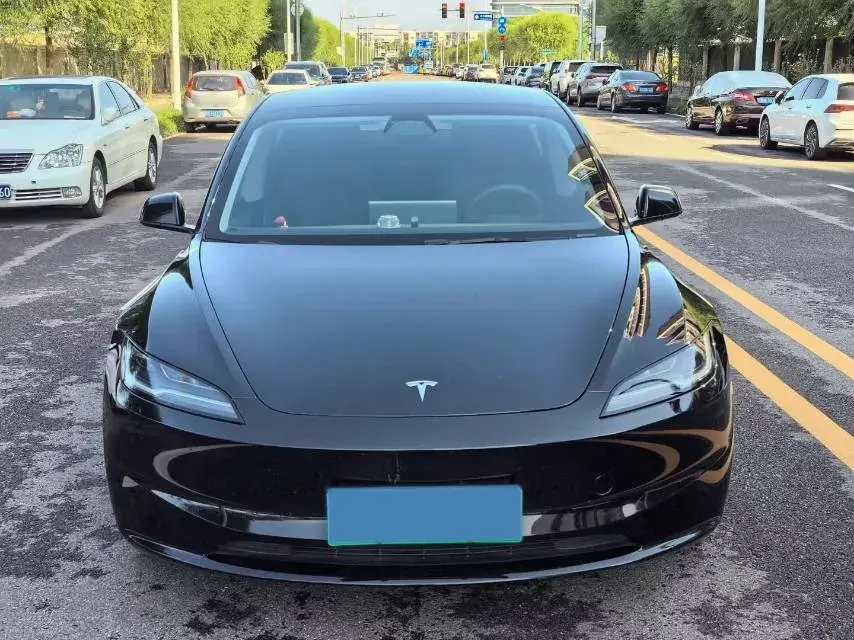 2023 TESLA MODEL thumbnail 2